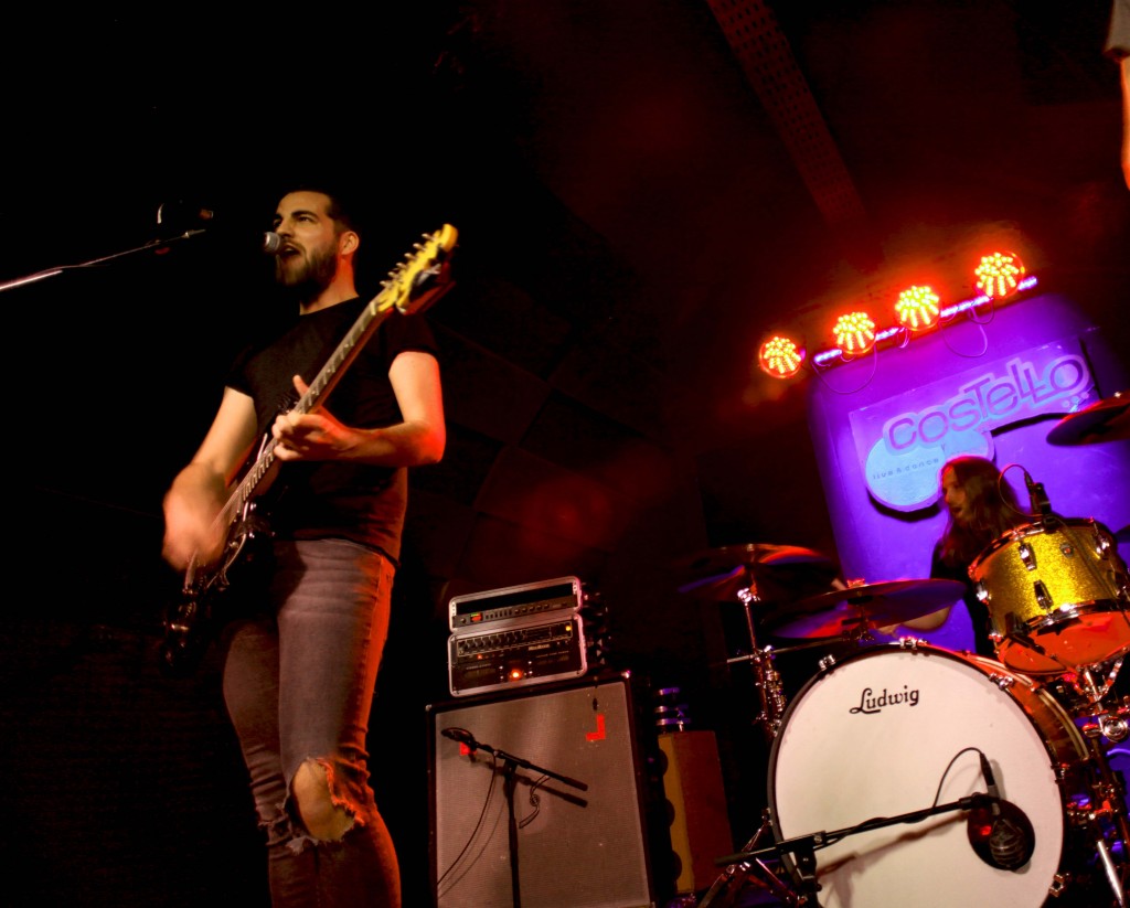 dinero costello portada