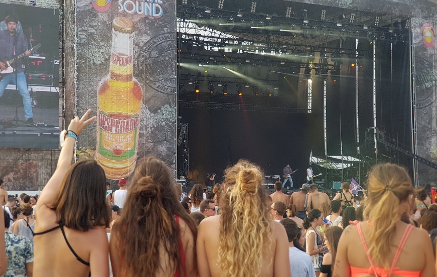chicas arenal