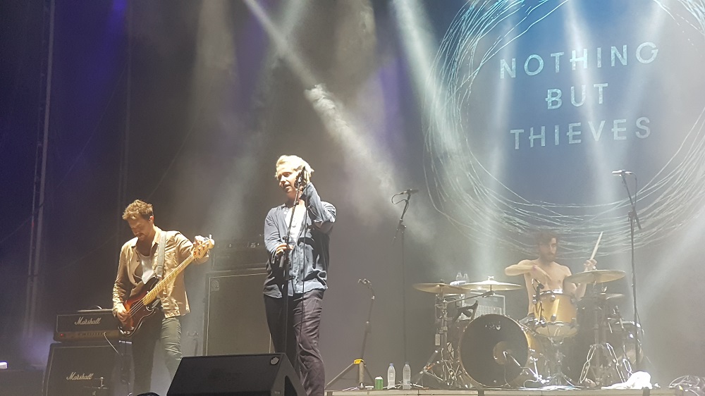 nothing but thieves arenal