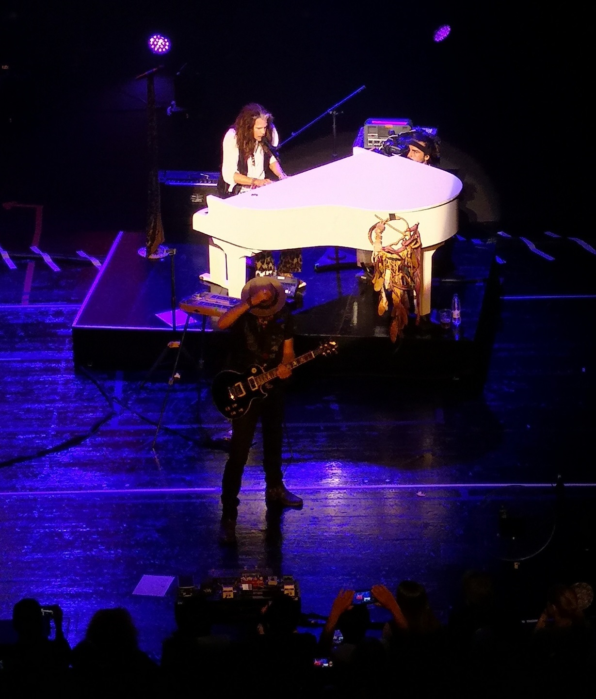 steven tyler a piano