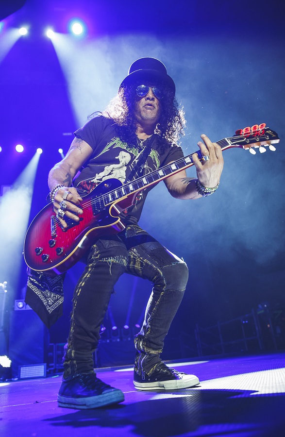 slash-madrid-2019-myles-kennedy-17