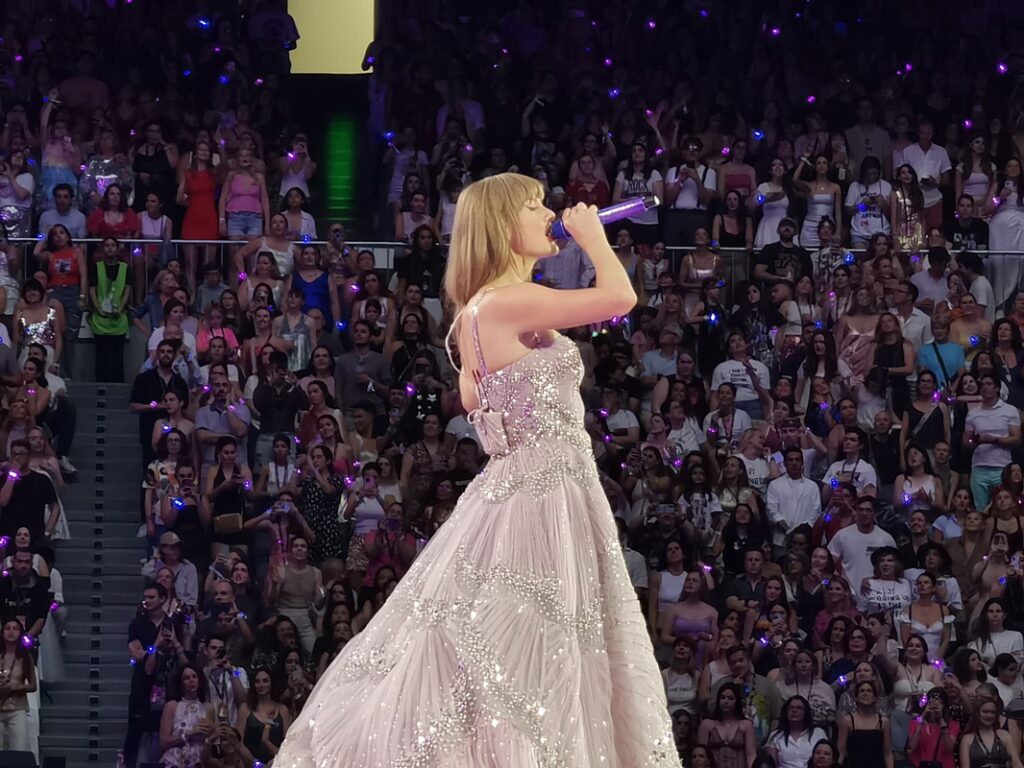 taylor swift santiago bernabeu
