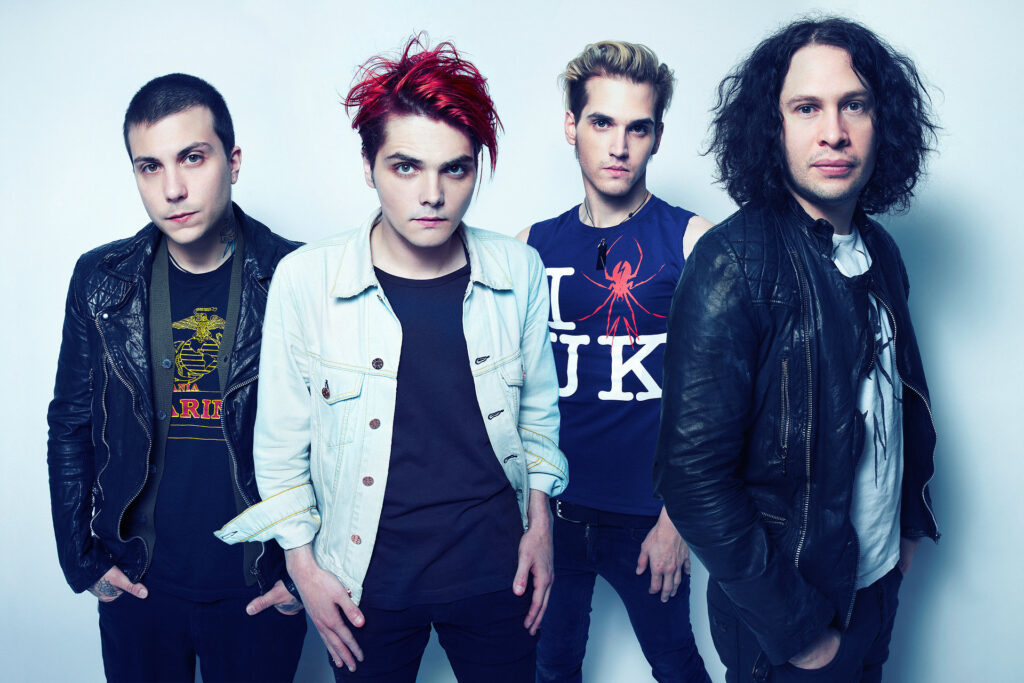 My Chemical Romance lanza nuevo single "Someone Out There Loves you"