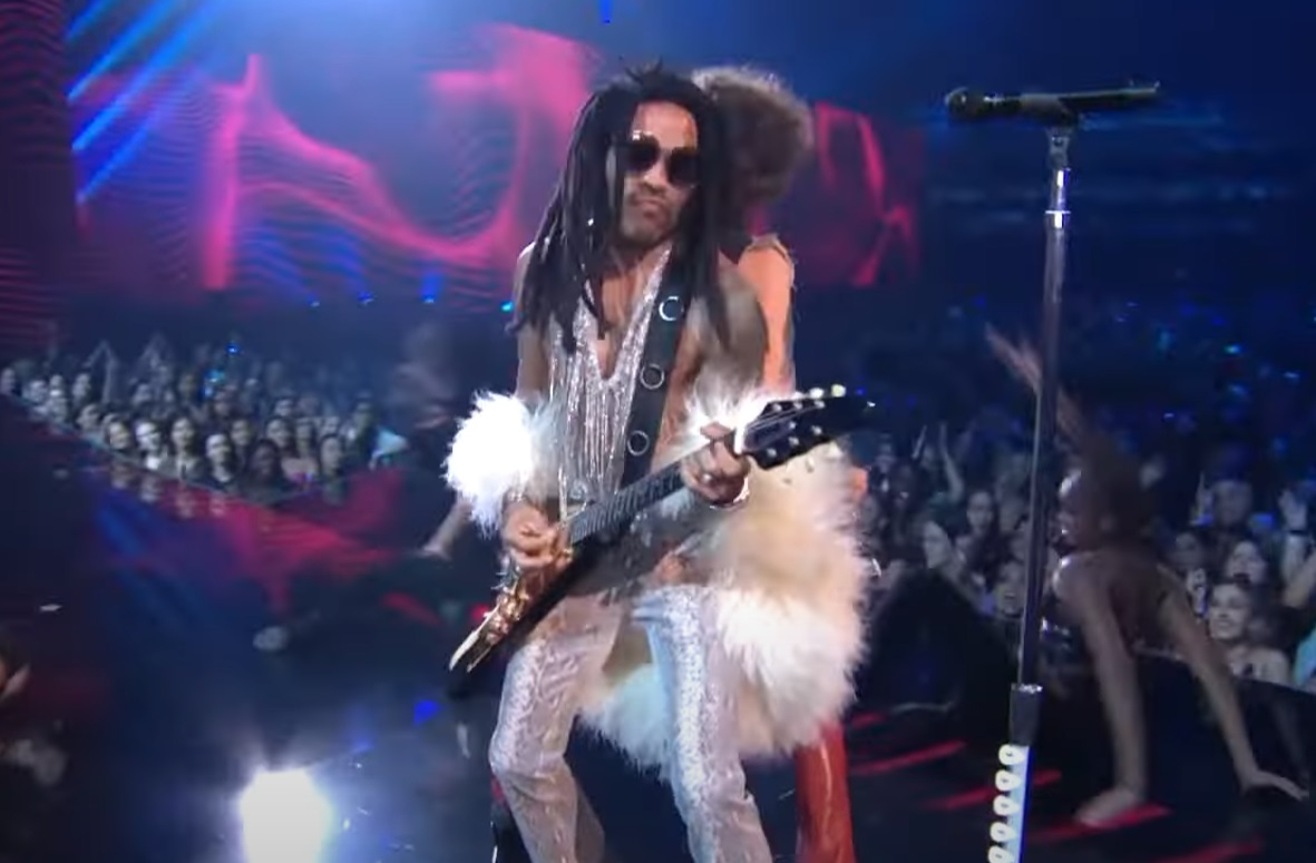 Lenny Kravitz actuando en los VMA y Taylor Swift coronándose con siete premios